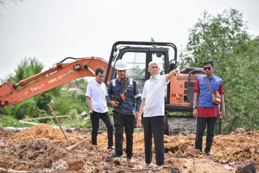 Wako Paisal lokasi Segmen Satu Program Penanggulangan Banjir di Bantaran Sungai Dumai