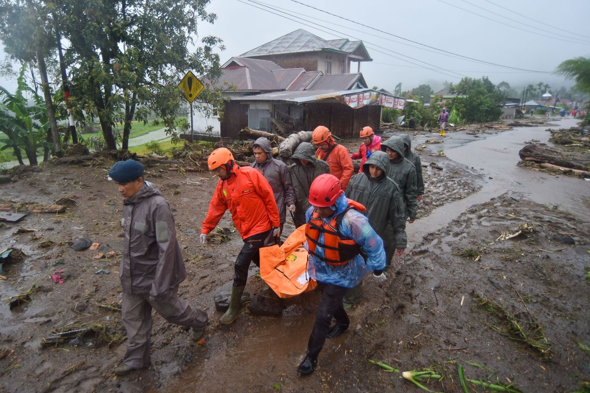 Evakuasi korban banjir Sumatra/Antara