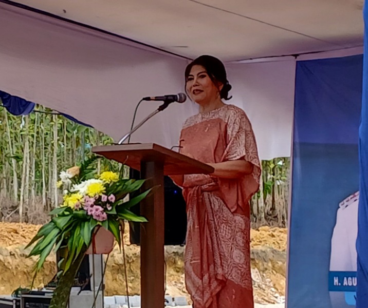 Ketua Panitia Pembangunan SLB Santa Lusia Cindy Anggraini. Foto: Surya/Riau1.