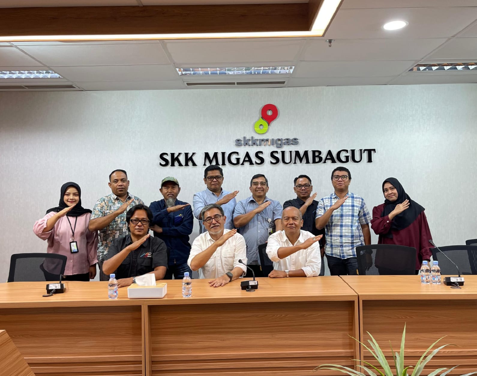 Aliansi Media Siber Indonesia (AMSI) Bersama dengan Perwakilan -Satuan Kerja Khusus Pelaksana Kegiatan Usaha Hulu Minyak dan Gas Bumi (SKK Migas) Perwakilan Sumatera Bagian Utara (Sumbagut) menerima audiensi di Kantor Wilayah Riau SKK Migas Sumbagut, Selasa (13/1/2026). (Istimewa)