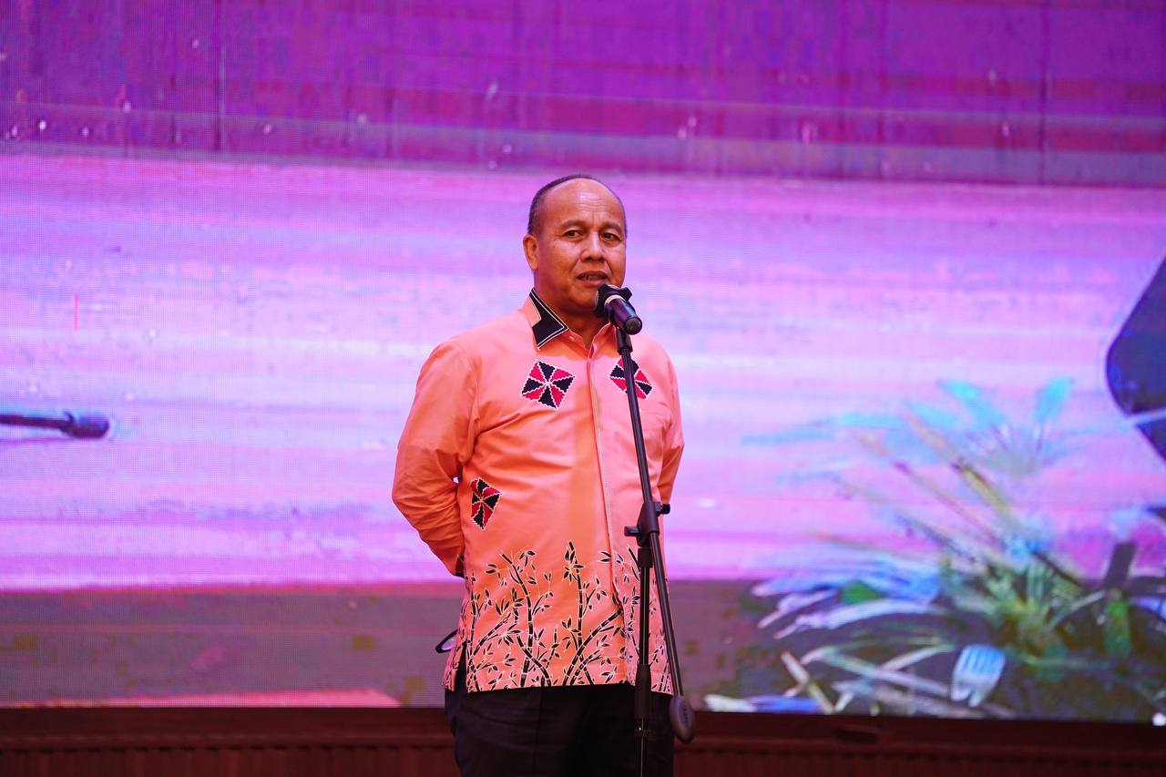 Asisten II Setdaprov Riau, Helmi D