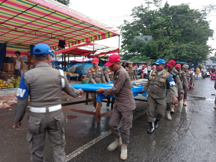 Pedagang Berjualan di Badan Jalan Ditertibkan Satpol PP Kampar