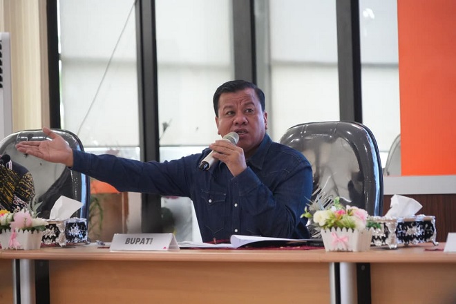 Bupati Kuantan Singingi (Kuansing) Suhardiman Amby