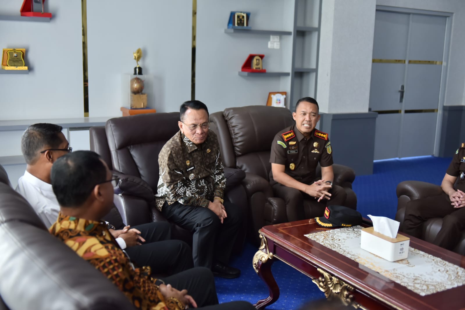 Silaturahim Kepala Kejaksaan Negeri (Kajari) Rokan Hilir yang baru, Firdaus dengan Bupati Bistamam