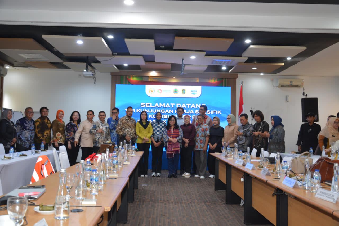 Kunjungan Anggota DPR RI ke pabrik PT. Tirta Investama, Klaten Jogjakarta