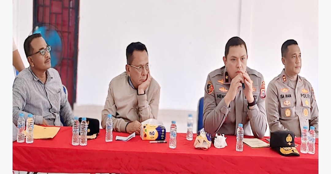 Pertemuan Bupati Rohil dengan perwakilan warga Panipahan