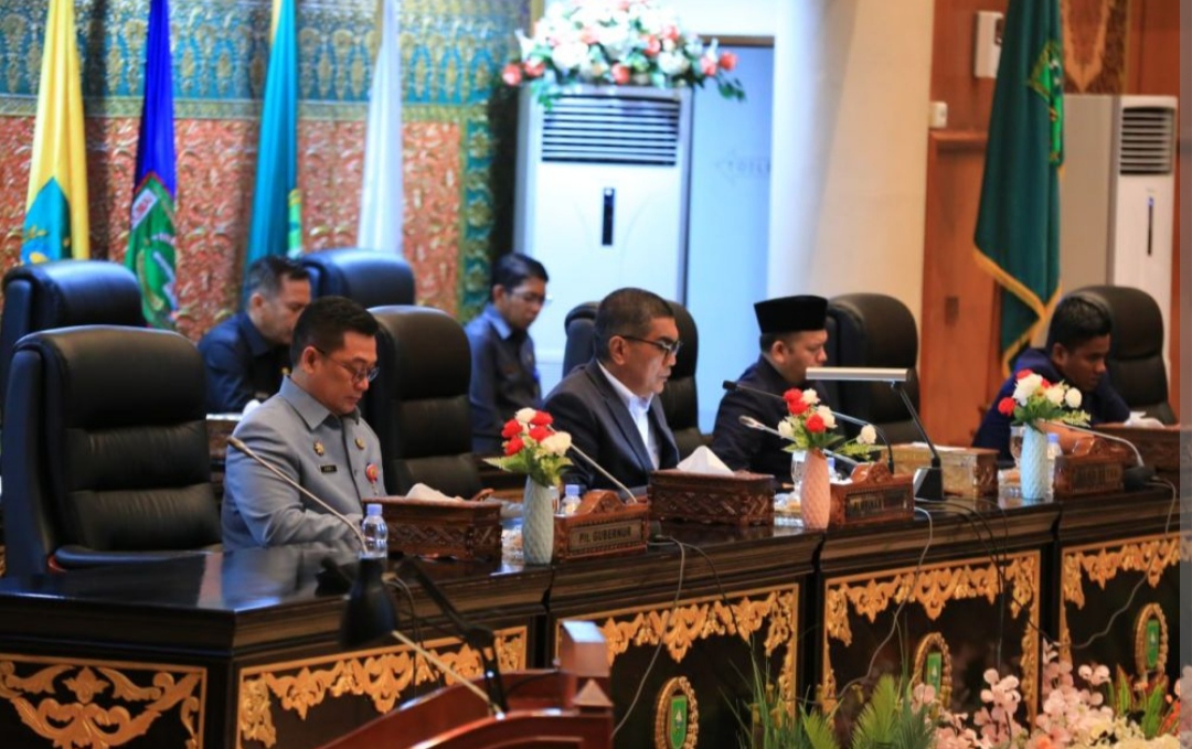 Rapat Paripurna DPRD Riau