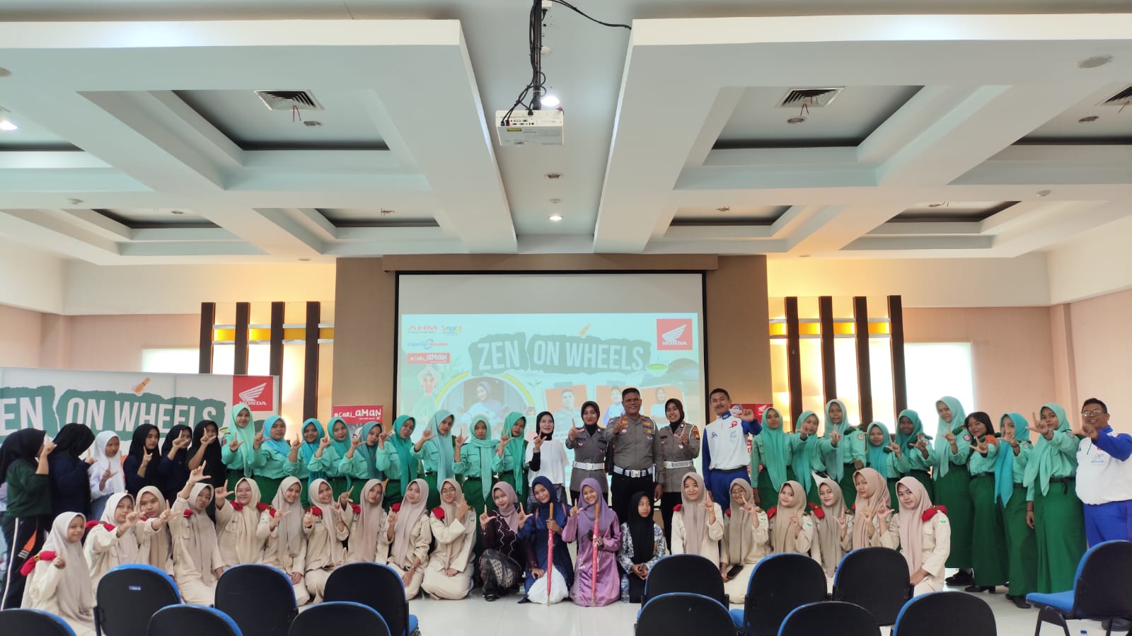 PT Capella Dinamik Nusantara (CDN) selaku Main Dealer sepeda motor Honda Riau menggelar kegiatan bertajuk Seminar Safety Riding Kartini 2026