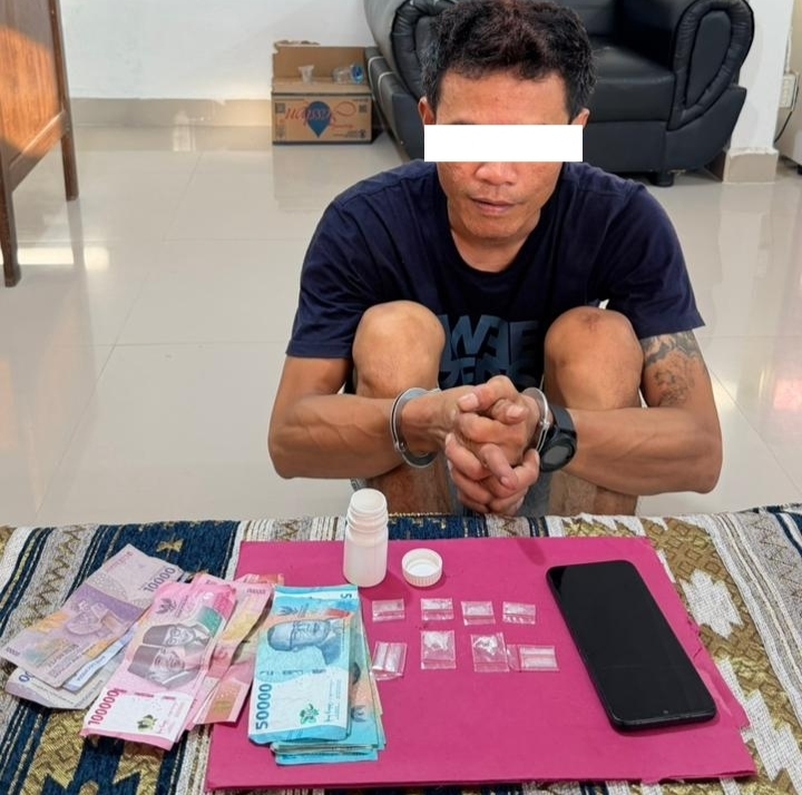 Polisi Sita 8 Paket Diduga Sabu dari Persembunyian dalam Botol