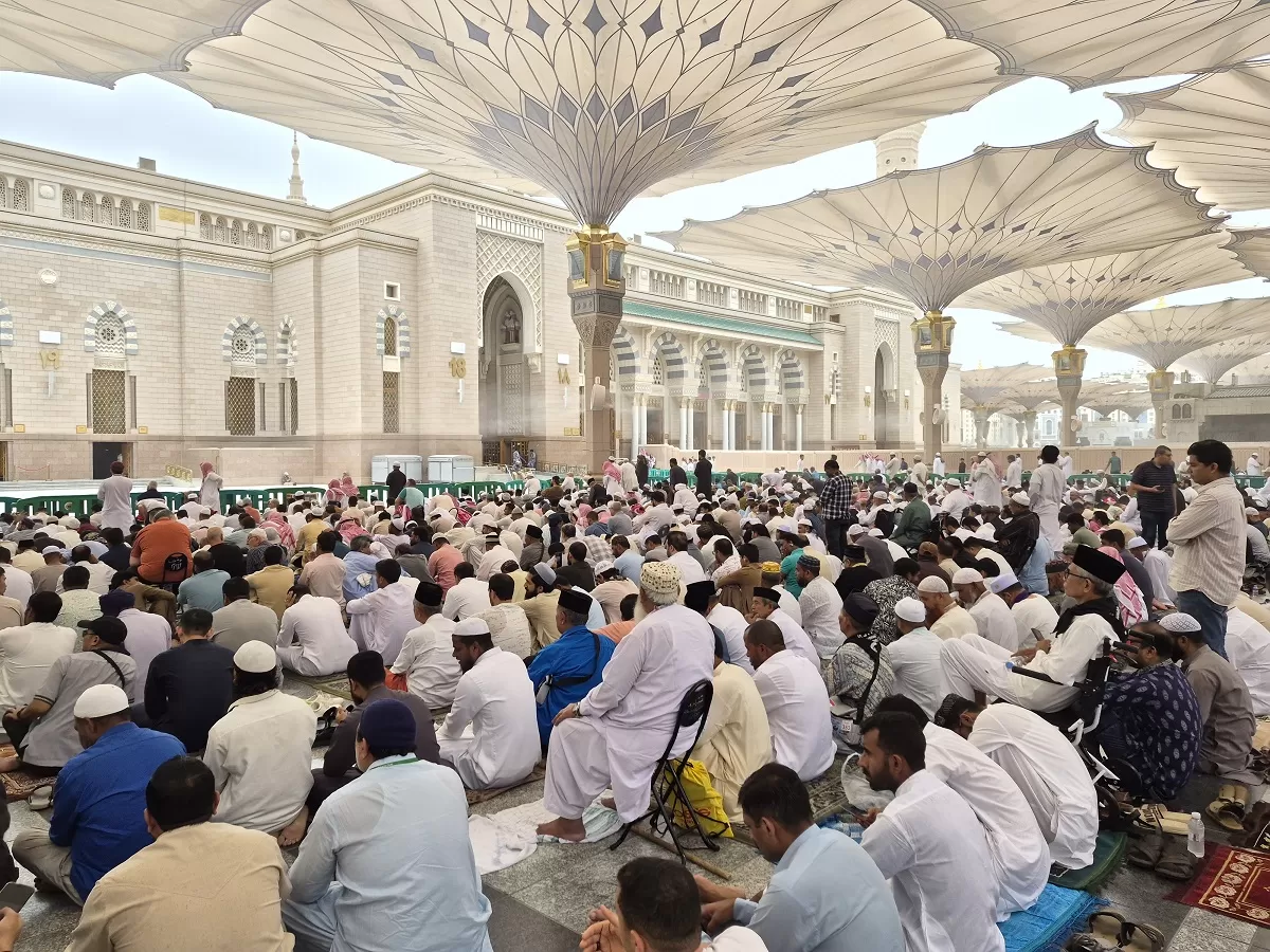 Jemaah di Masjid Nabawi