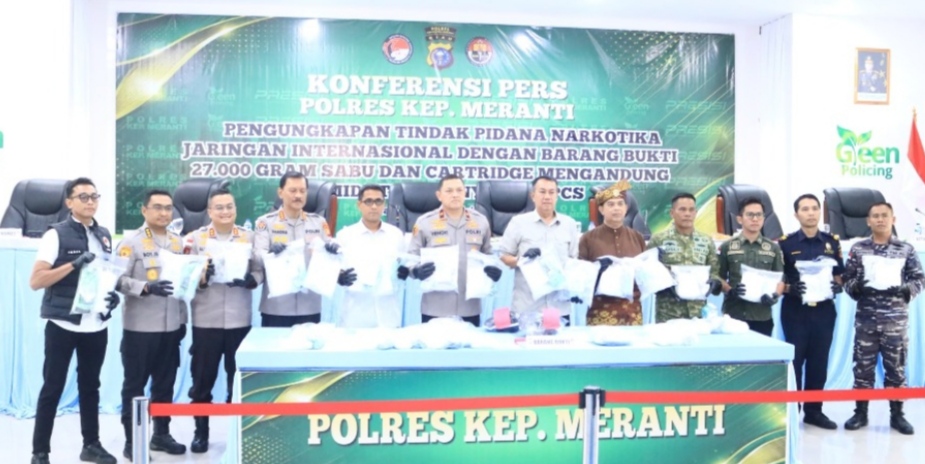 Konferensi Pers di Polres Meranti