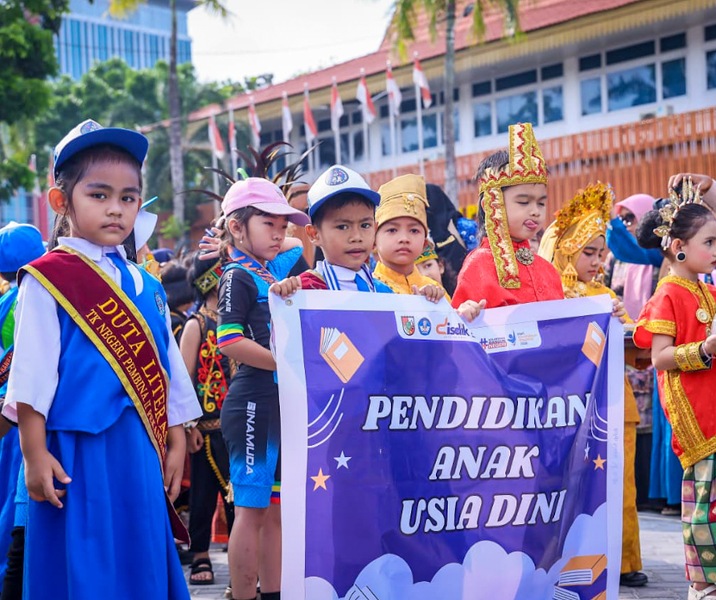 Anak-anak PAUD ikut memeriahkan Hardiknas di lapangan MPP Pekanbaru, Senin (4/5/2026). Foto: Istimewa.