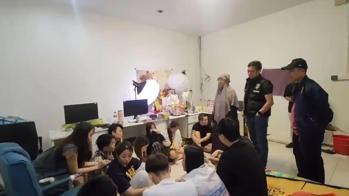 Penggerebekan judi online di Batam