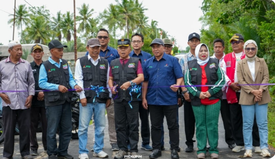 Pembukaan Festival Telaga Air Merah