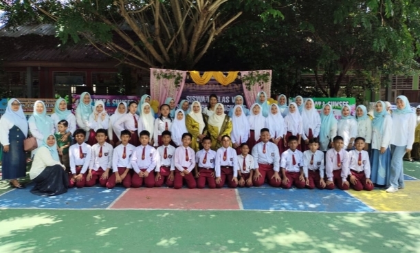 Pelepasan Siswa SDN 4 Bengkalis Berkesan dan Penuh Haru