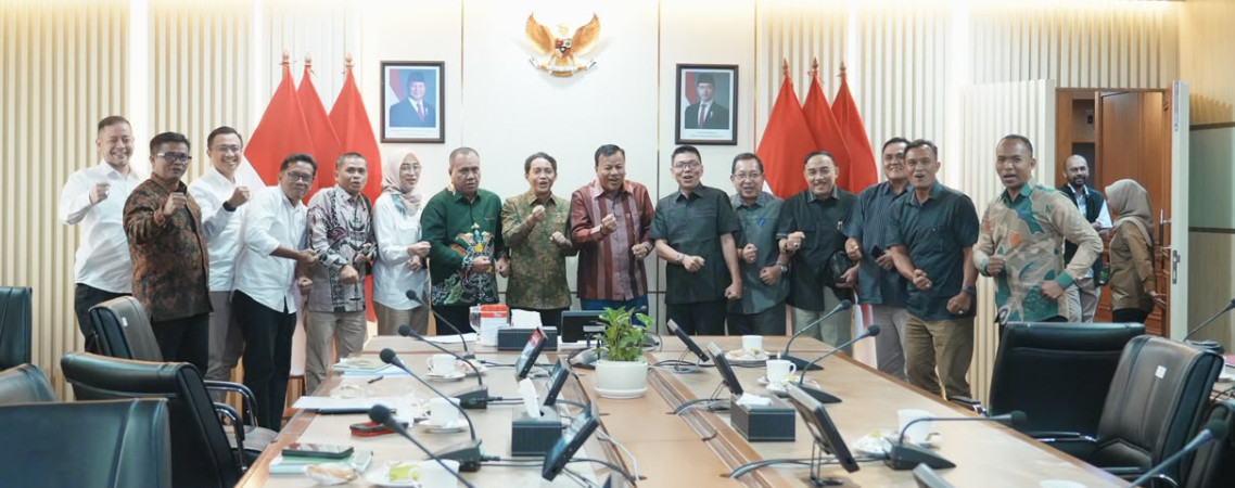 Bupati Kuansing dan jajaran di Kementerian Kehutanan RI