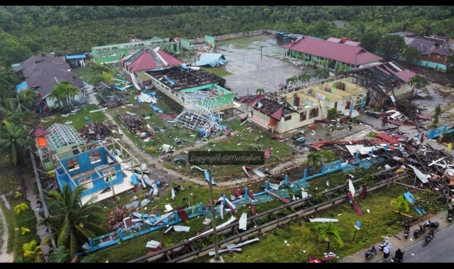 Kerugian Capai Miliaran Rupiah, Angin Puting Beliung Rontokkan Rumah dan Sekolah