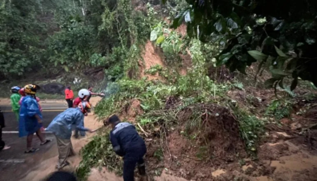 Lokasi longsor di Padang