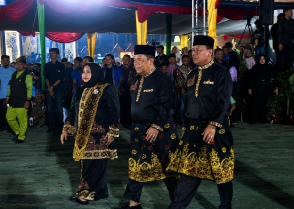 Usai Serahkan Piala Bergilir, Bupati Kasmarni Titip Harapan Besar kepada Kafilah Bengkalis