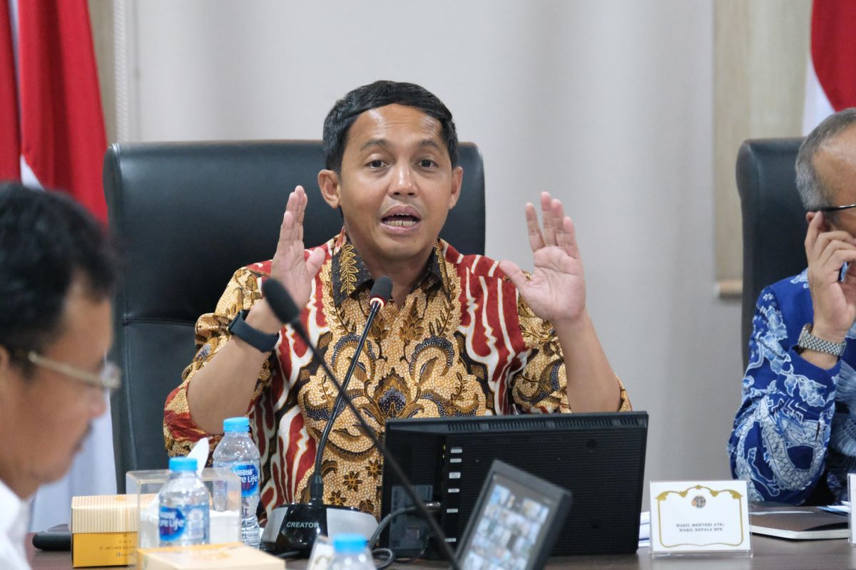 Menhut Raja Juli