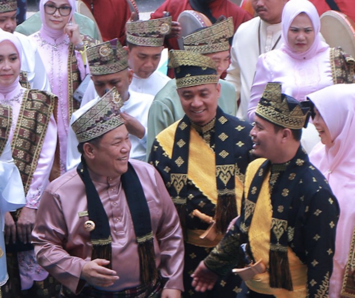 Plt Gubernur Riau SF Hariyanto bersama Wali Kota Pekanbaru Agung Nugroho-Wakil Wali Kota Markarius Anwar. Foto: Istimewa.