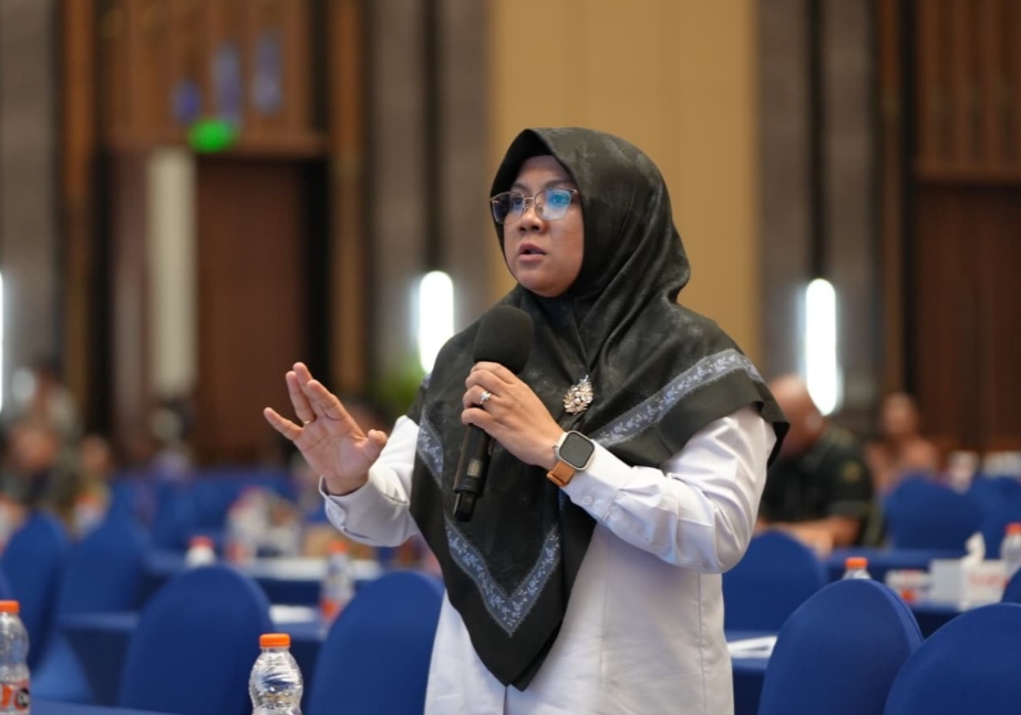 Bupati Siak, Afni Z