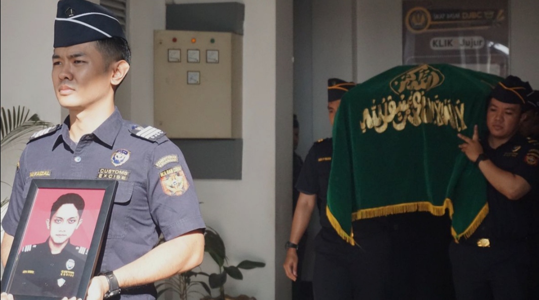 Petugas Bea Cukai yang akan dimakamkan usai meninggal saat tugas di perairan Buton Siak