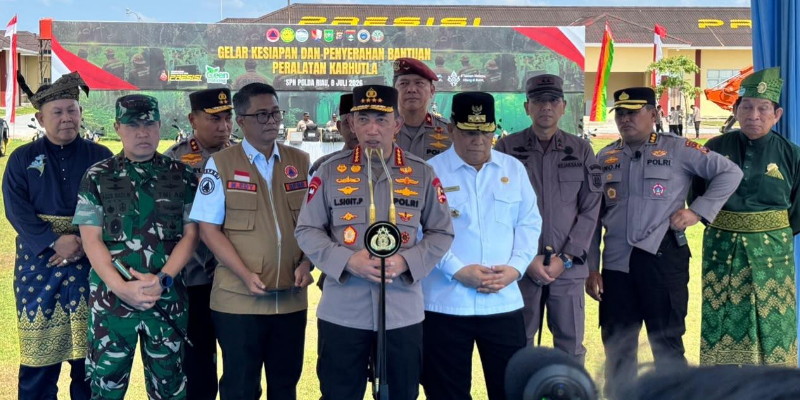 Saat kunjungan kerja Kapolri Jenderal Listyo Sigit Prabowo di Riau