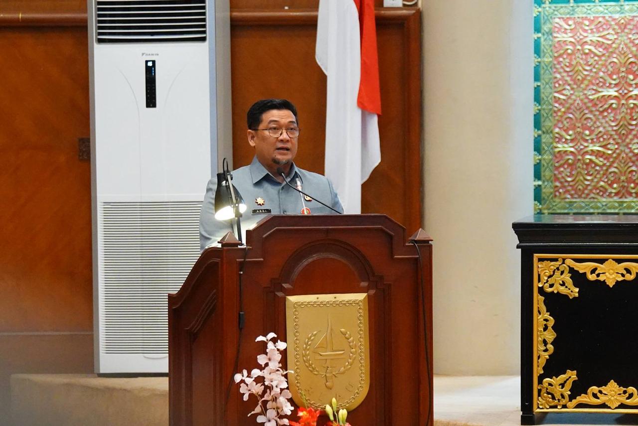 Sekretaris Daerah Provinsi Riau, Syahrial Abdi di DPRD Riau