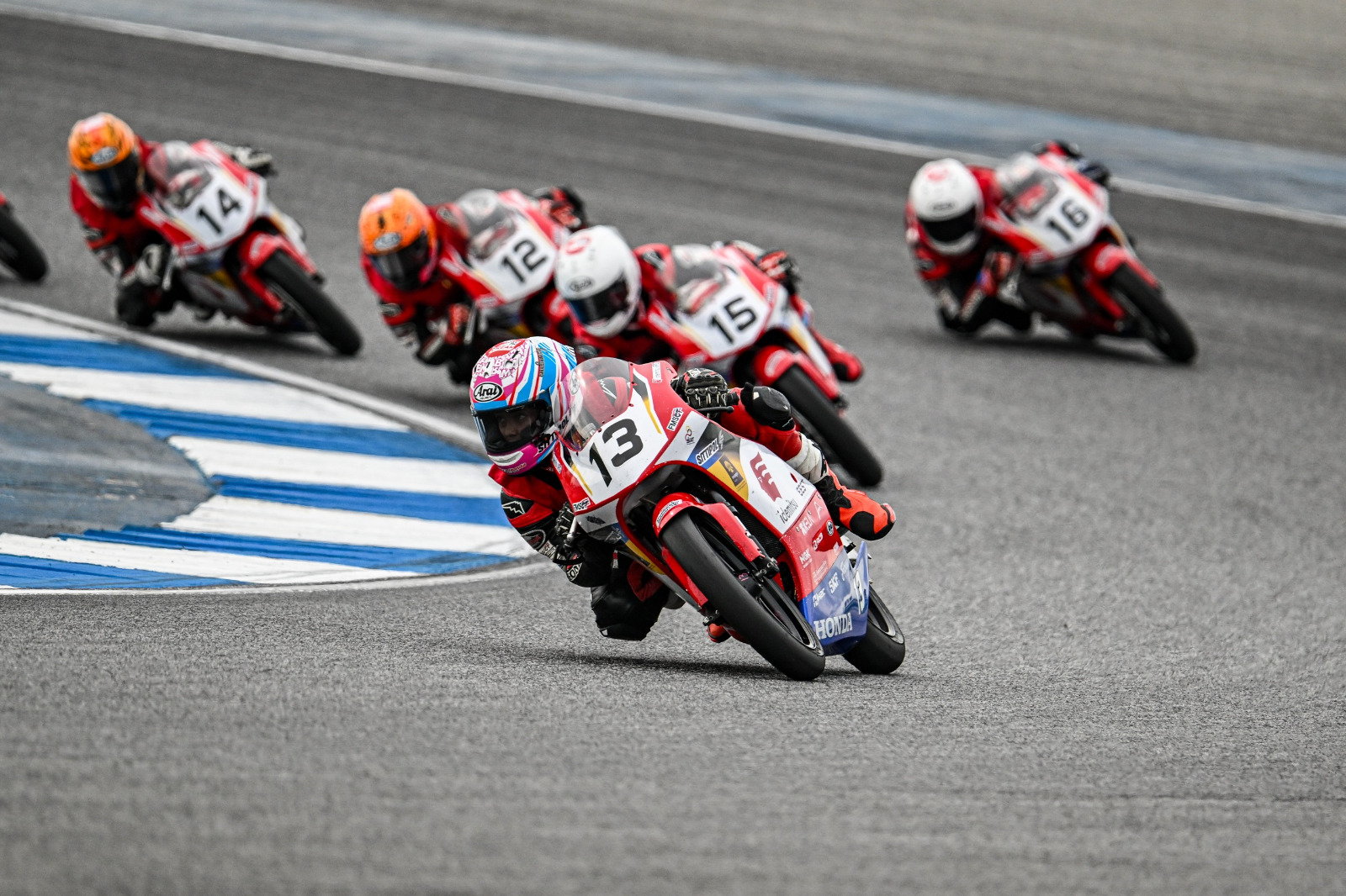 Abimanyu Bintang Fermadi sukses meraih double winner pada putaran ketiga Idemitsu Honda Thailand Talent Cup (IHTTC) 2026 di Chang International Circuit, Buriram, Thailand