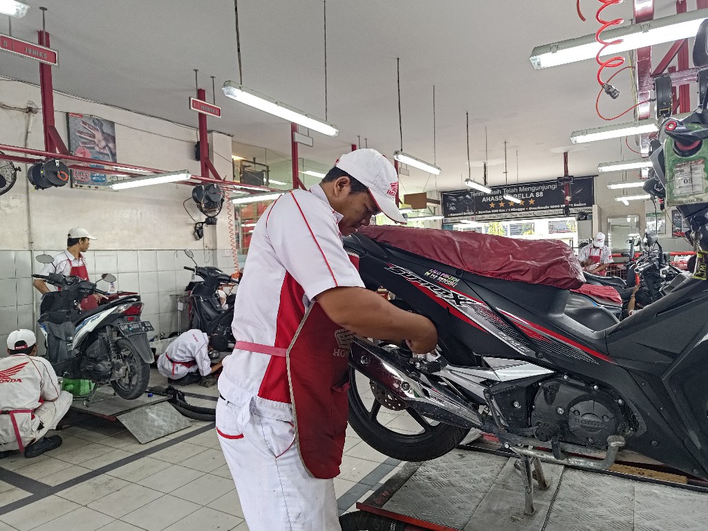 Layanan servis hemat Capella Honda