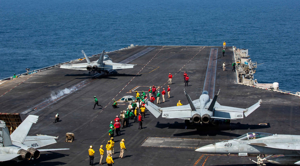 Kapal induk USS Abraham Lincoln
