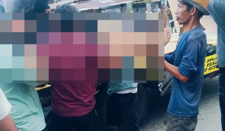 Evakuasi korban kecelakaan di Pasaman Barat