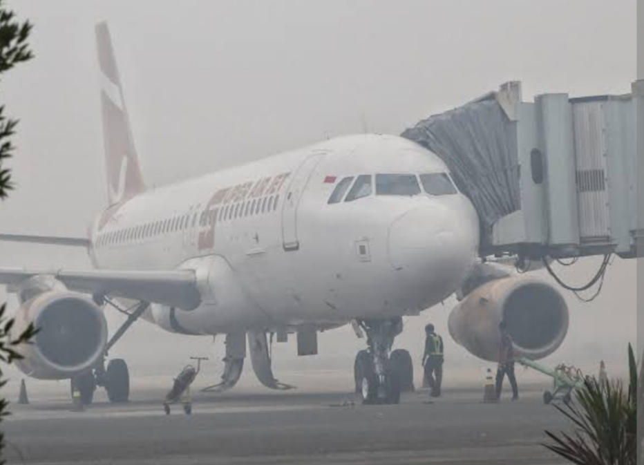 Kabut asap di Bandara
