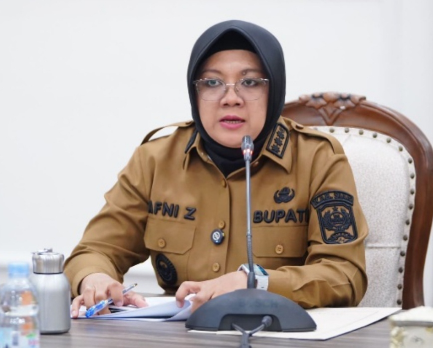 Bupati Siak, Afni Z