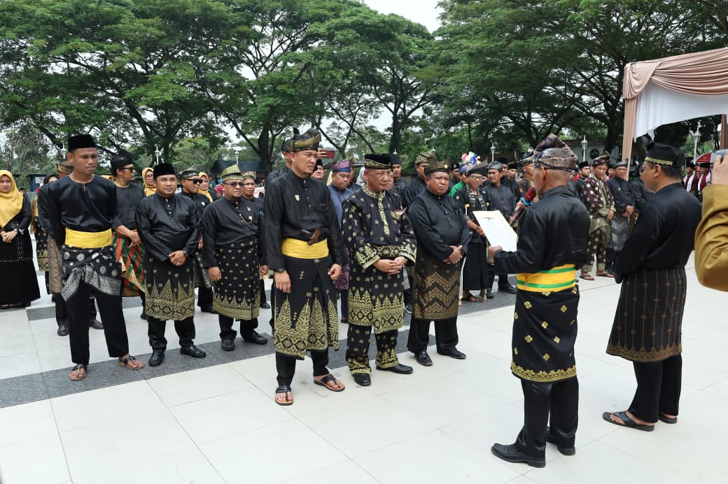 Pelantikan Pengurus Dewan Pimpinan Harian (DPH) LAMR Kecamatan Tualang