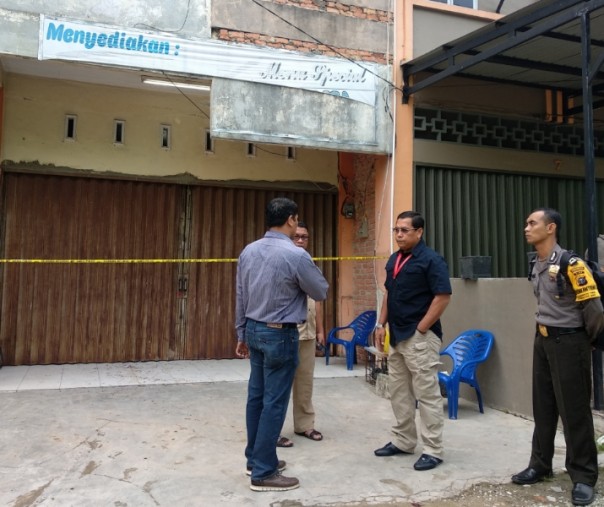 Direktur Reskrimum Polda Riau Kombes Hadi Purwanto saat di lokasi kejadian, kemarin pagi (Dok: Riau1.com)