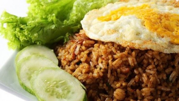 Nasi goreng dan timun