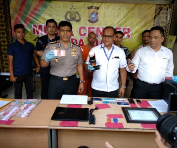 Konfrensi pers oleh Ditreskrimsus Polda Riau terkait aksi kejahatan yang dilakukan HG