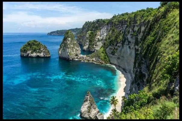 Pesona Alam Pulau Nusa Penida Bali. 