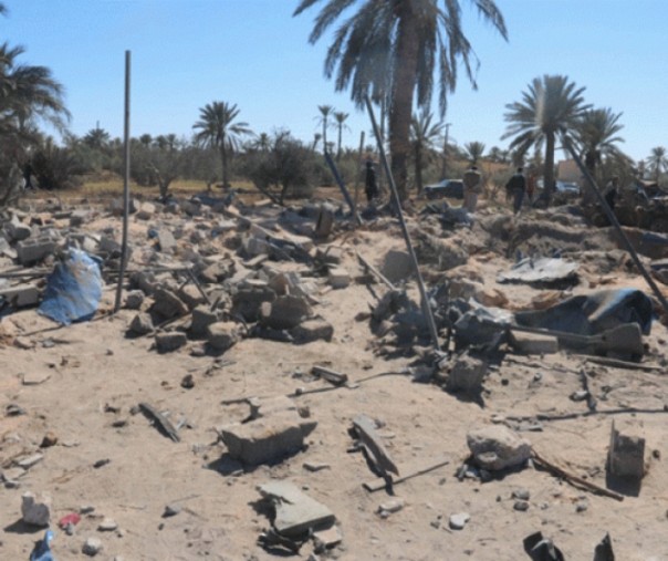 Pemandangan yang menunjukkan kerusakan di lokasi setelah serangan udara oleh pesawat tempur Amerika Serikat melawan ISIS di Sabratha, Libya.  Foto: Reuters.