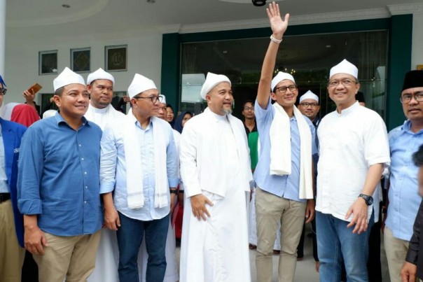  Calon Wakil Presiden Sandiaga Uno bersama tokoh dan ulama di Pekanbaru, Riau, beberapa waktu lalu. 