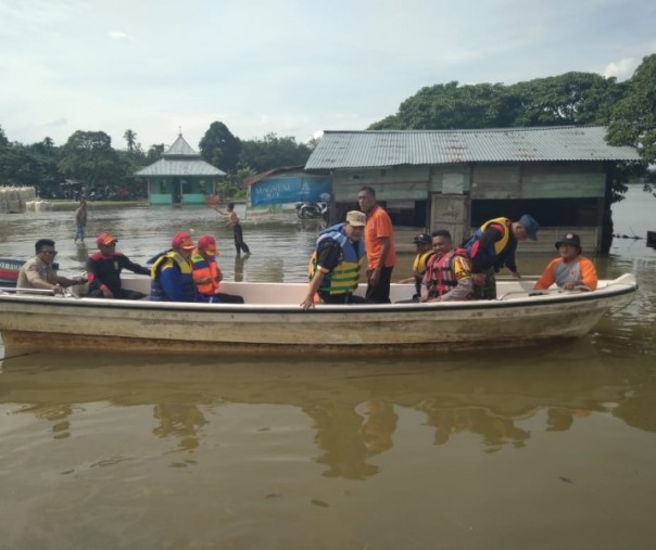 Proses pencarian korban dilakukan tim gabungan.