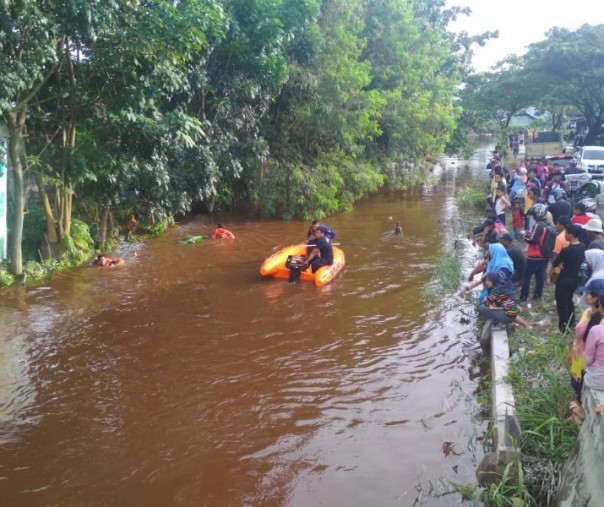 Proses pencarian terhadap Gilang yang dilakukan tim gabungan sore tadi