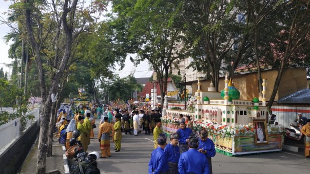 Pawai Ta'aruf MTQ Provinsi Riau Dibuka Kafilah Dumai dan Ditutup Inhu