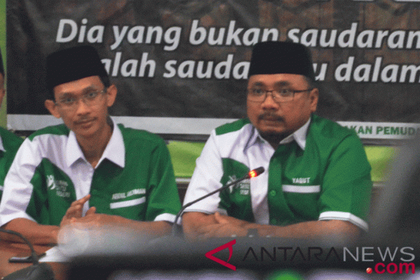 Ketua Umum GP Ansor Yaqut Cholil Qoumas (kanan) dan Sekjen Abdul Rochman. 