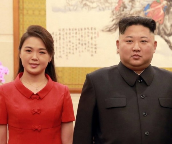 Pemimpin Korea Utara Kim Jong Un dan istrinya Ri Sol Ju. Foto: Reuters.