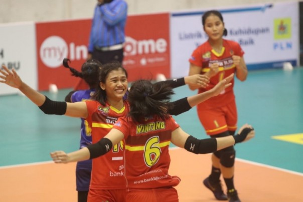 Para pemain tim voli putri Bandung Bank bjb Pakuan di Proliga 2019 seri Pekanbaru