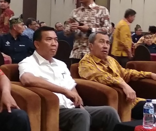 Wali Kota Pekanbaru Firdaus bersama Gubernur Riau terpilih Syamsuar. Foto: Surya/Riau1.