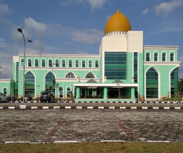 Rumah Sakit Madani Pekanbaru di Jalan Garuda Sakti, Kecamatan Tampan, terlihat lengang. Foto: Surya/Riau1.